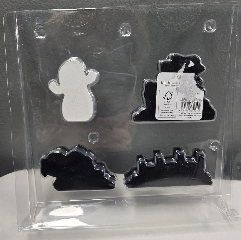 NEW Target Hyde and EEK! Mini Mantle Halloween Haunted House Decor